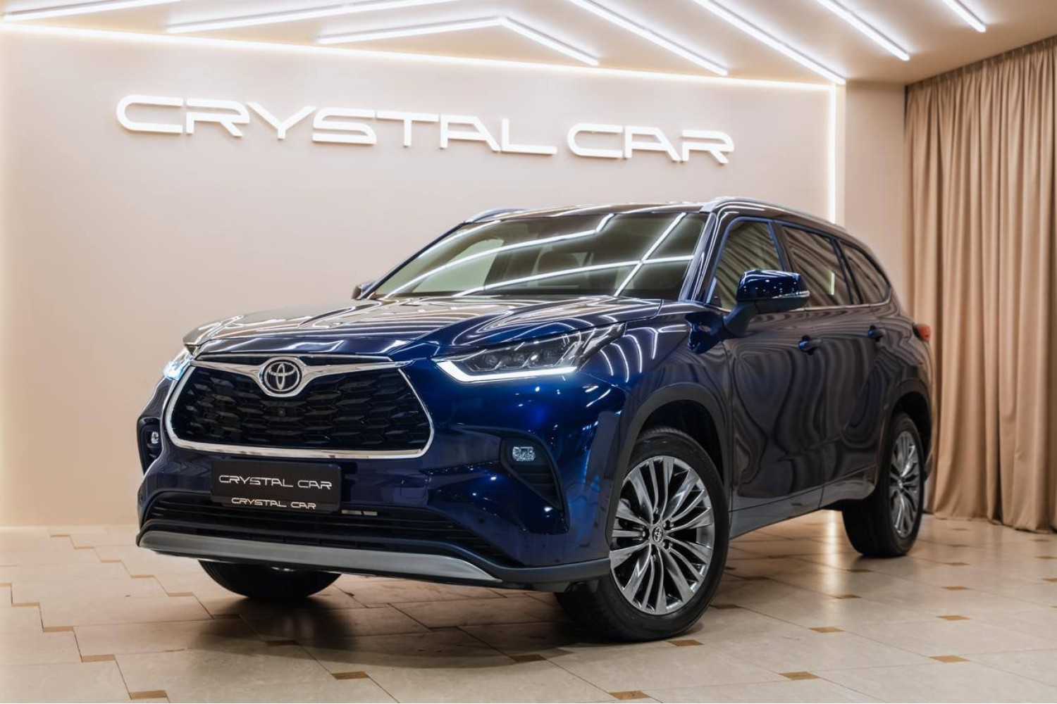 Toyota Highlander 2026: Когда все вокруг играют в гаджеты, Toyota снова строит ТАНК