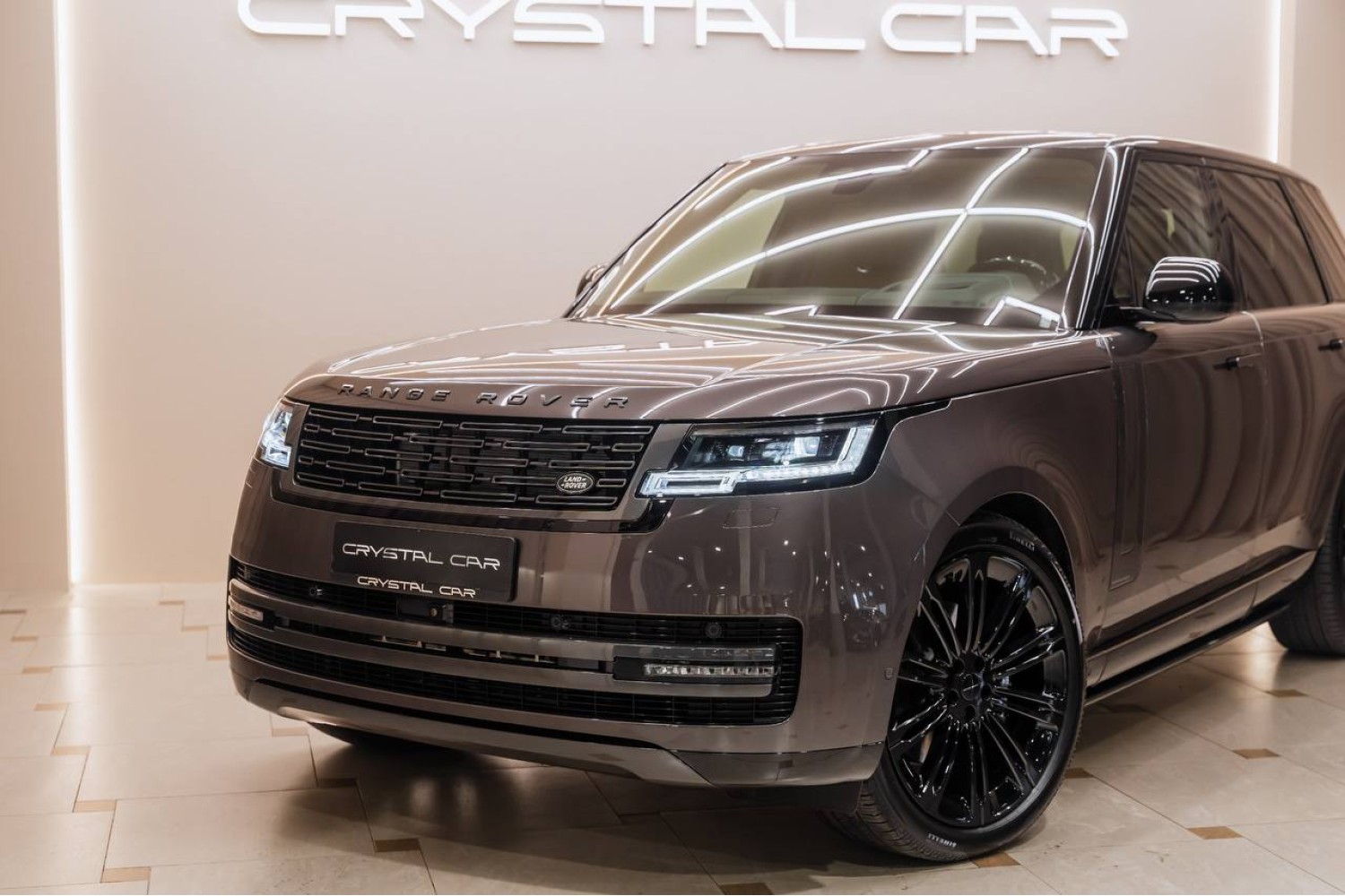 Новые Land Rover Range Rover  c выгодой до 850 000 руб. 