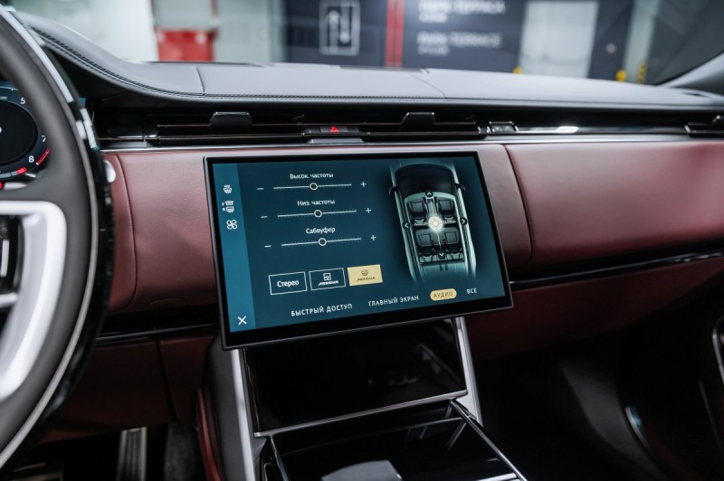 Land Rover Range Rover V — 2026