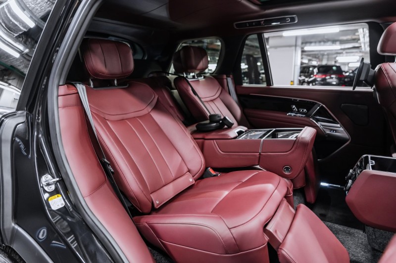 Land Rover Range Rover V — 2026