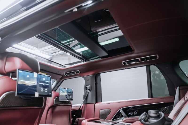 Land Rover Range Rover V — 2026