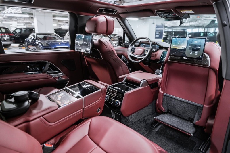 Land Rover Range Rover V — 2026