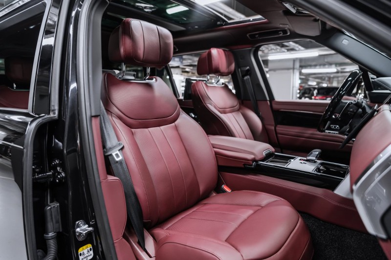 Land Rover Range Rover V — 2026
