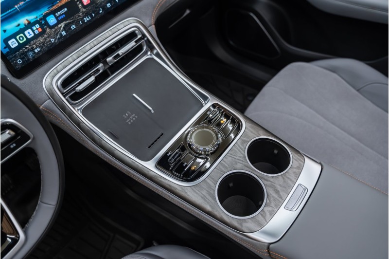 Geely M7 I — 2026