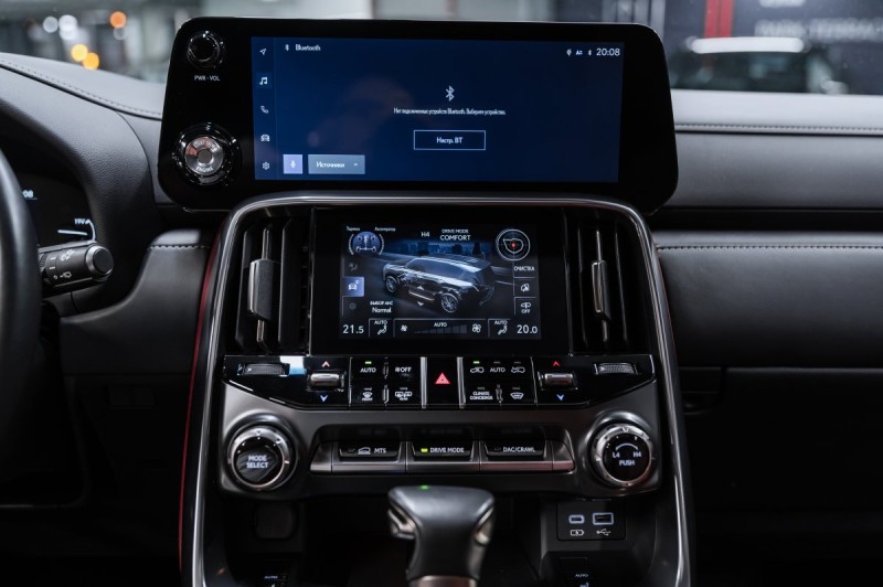 Lexus LX J300 — 2024