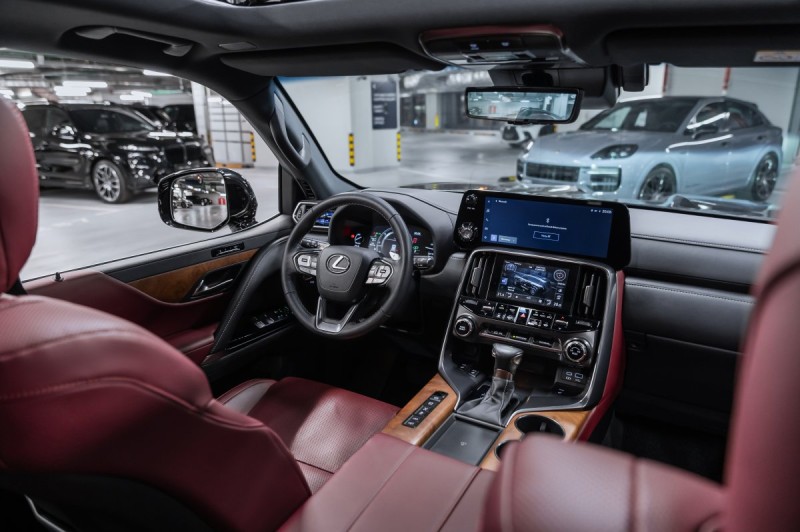 Lexus LX J300 — 2024