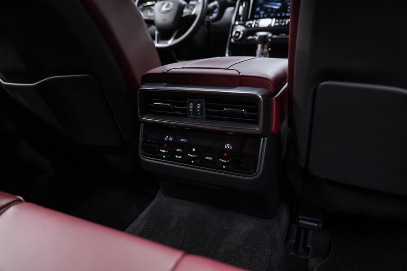 Lexus LX J300 — 2024