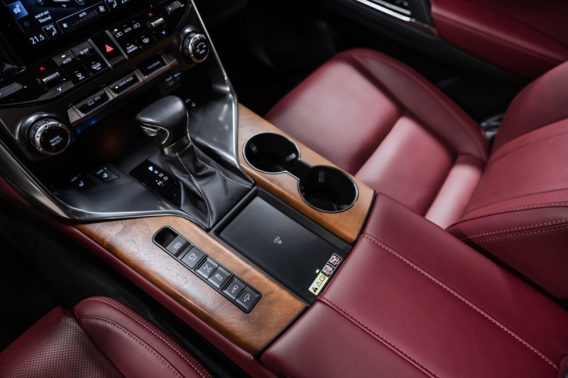Lexus LX J300 — 2024