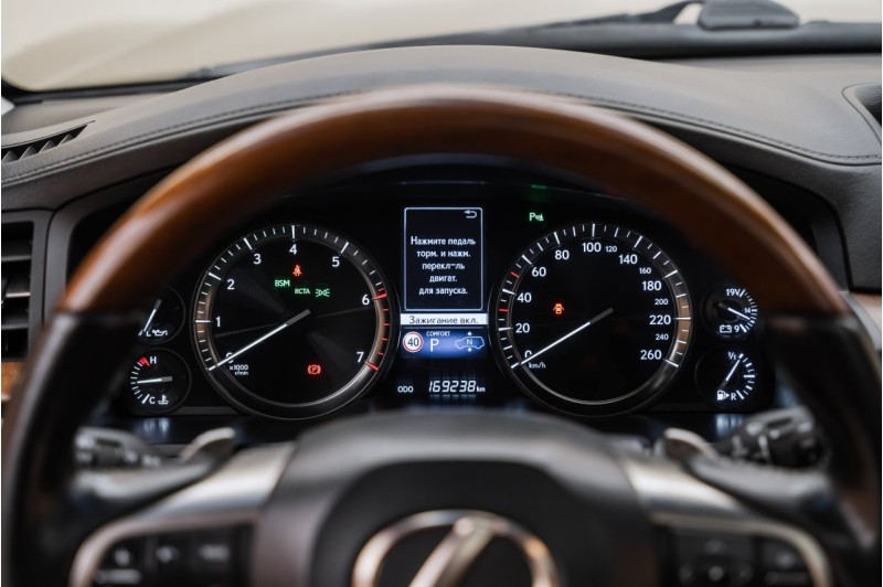 Lexus LX J200 рестайлинг 2 — 2020