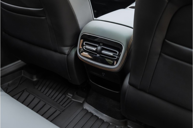 Geely M7 I — 2026