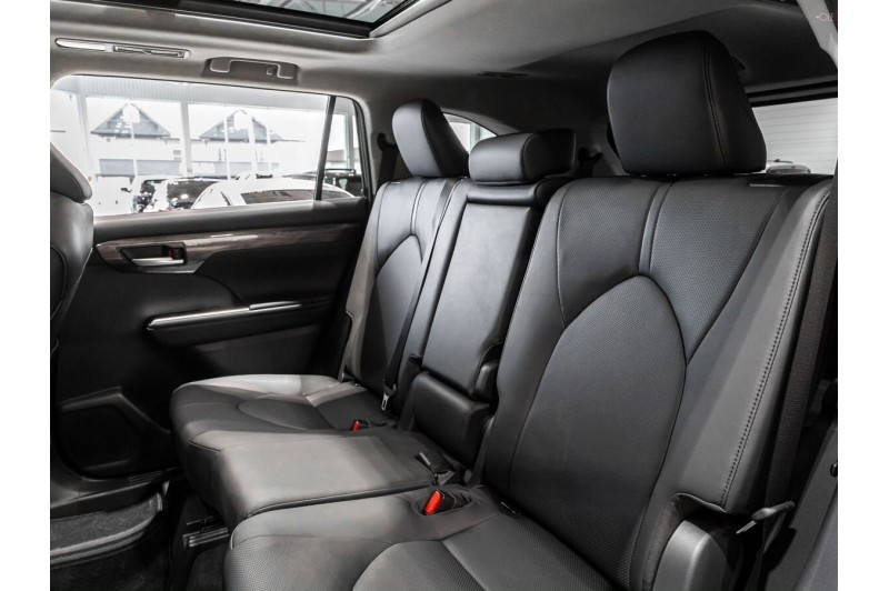 Toyota Highlander IV (XU70) — 2026