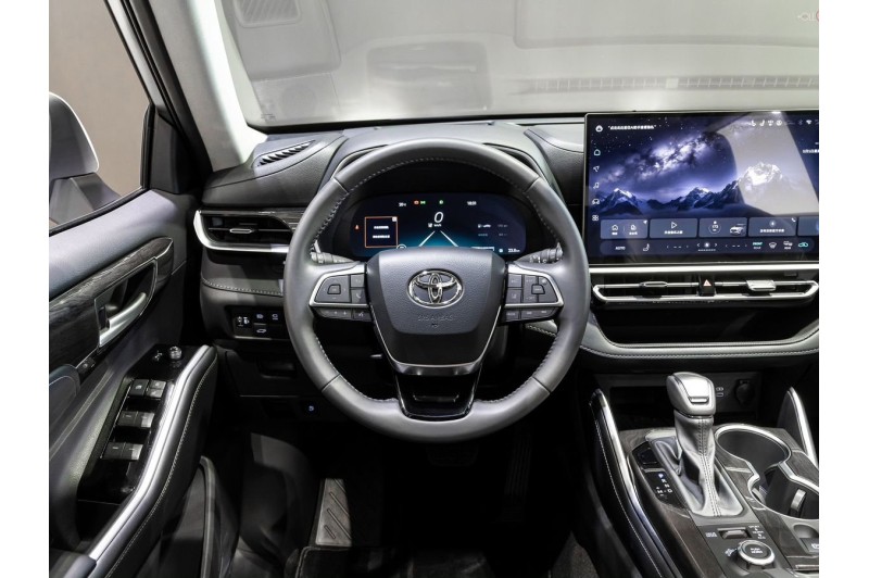 Toyota Highlander IV (XU70) — 2026