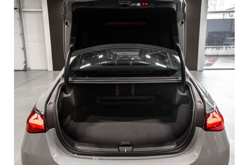 Mercedes-Benz E-Класс VI (W214, S214) — 2026