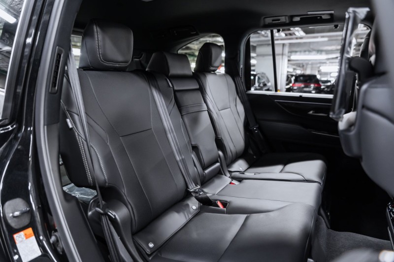 Lexus LX J300 — 2026