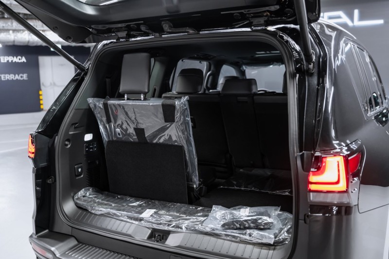Lexus LX J300 — 2026