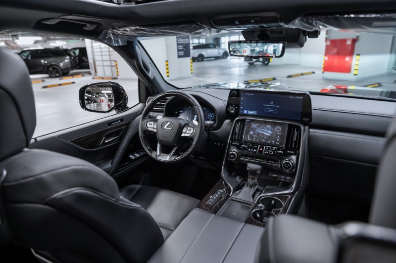 Lexus LX J300 — 2026
