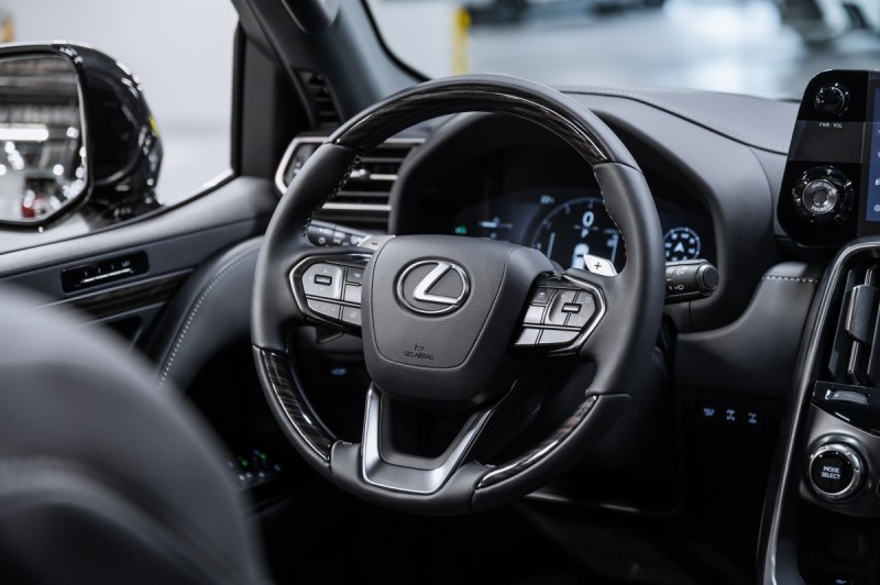 Lexus LX J300 — 2026