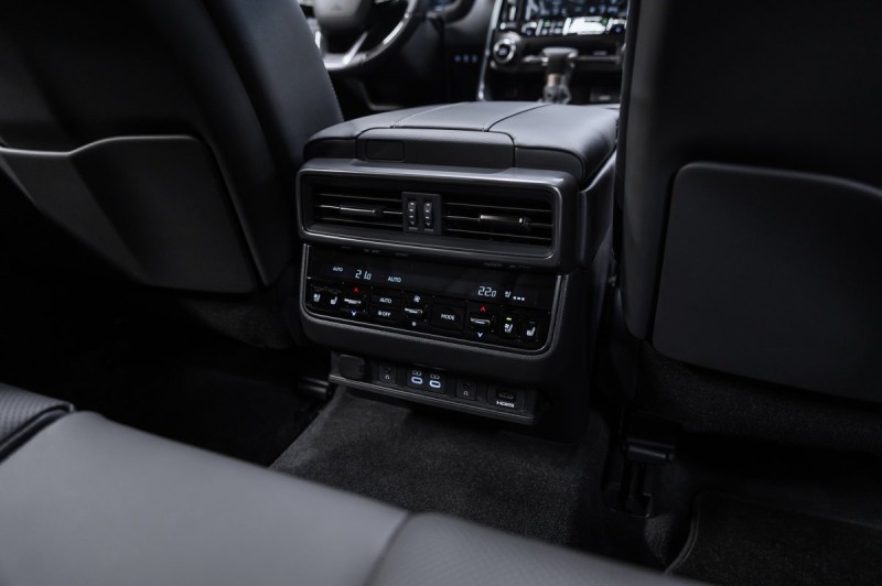 Lexus LX J300 — 2026