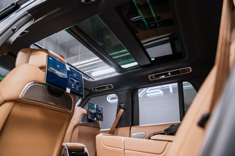 Land Rover Range Rover V — 2026