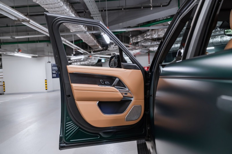Land Rover Range Rover V — 2026