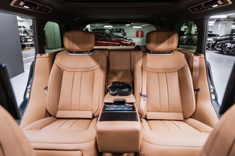 Land Rover Range Rover V — 2026