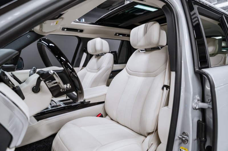 Land Rover Range Rover V — 2026