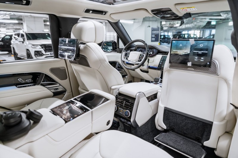 Land Rover Range Rover V — 2026
