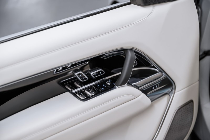 Land Rover Range Rover V — 2026