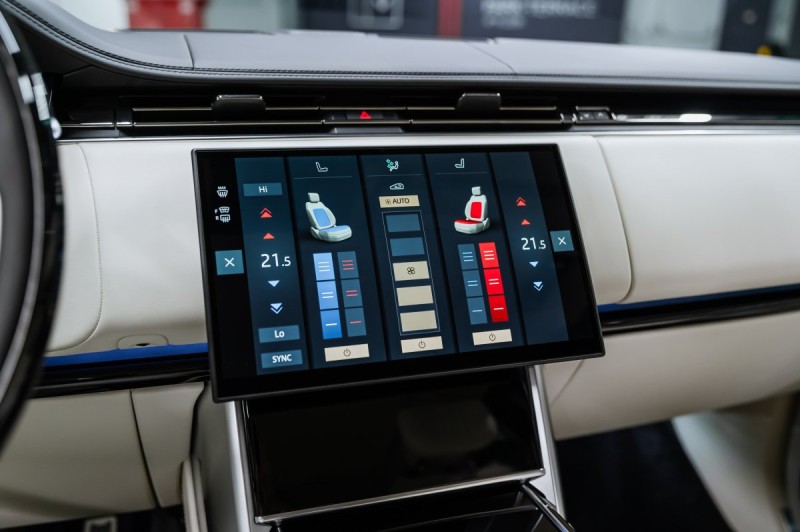 Land Rover Range Rover V — 2026