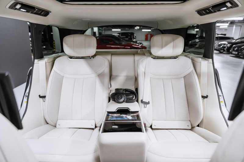 Land Rover Range Rover V — 2026