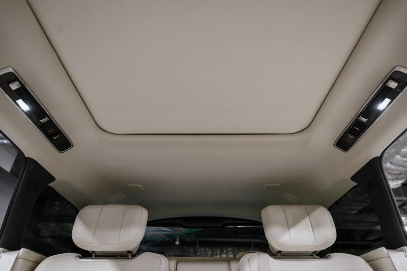 Land Rover Range Rover V — 2026