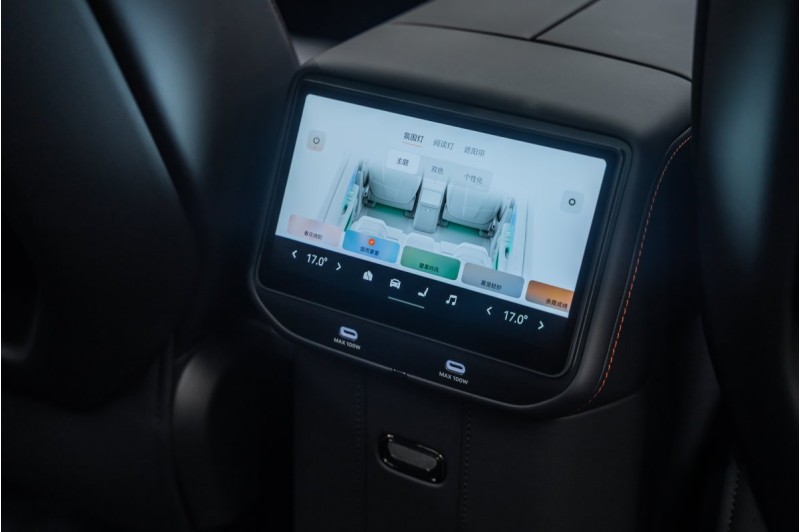 Zeekr 8X I — 2026