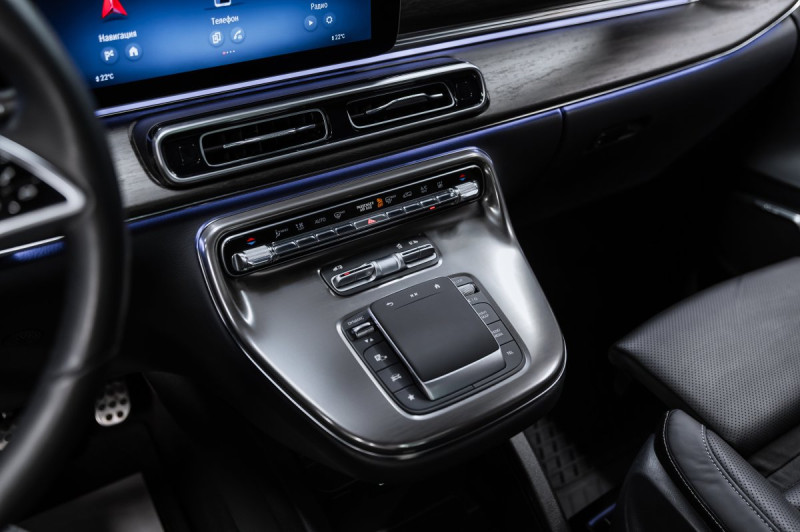 Mercedes-Benz V-Класс W447 рестайлинг 2 — 2024