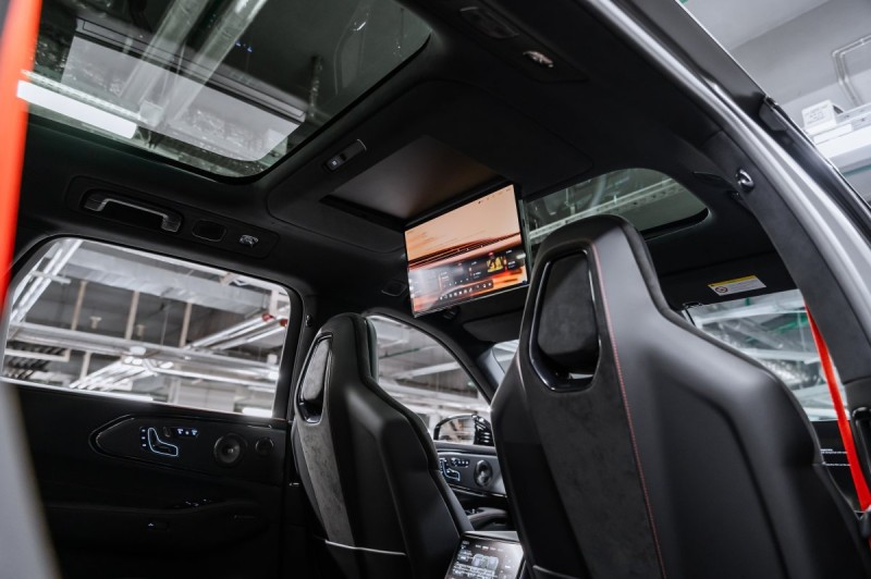 Zeekr 8X I — 2026