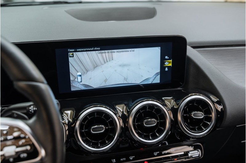 Mercedes-Benz GLA H247 — 2021