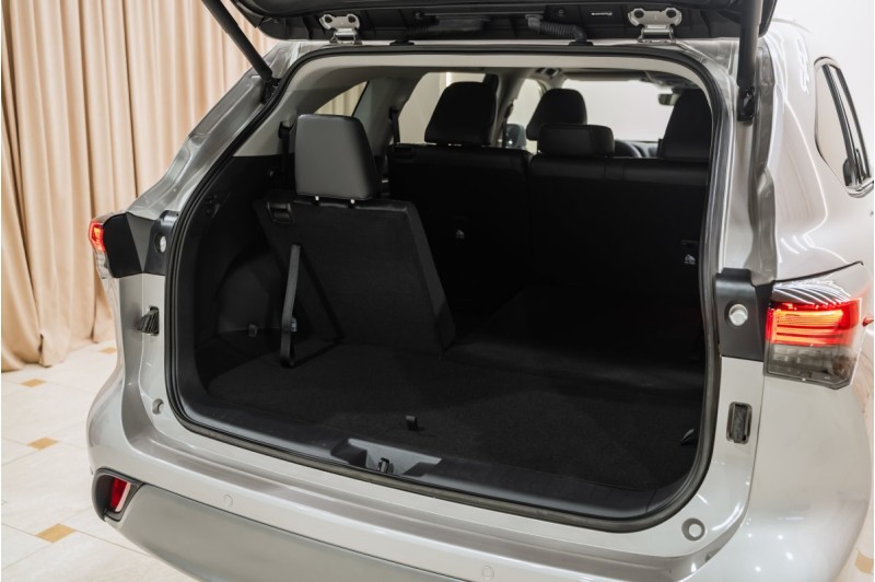 Toyota Highlander IV (XU70) — 2026