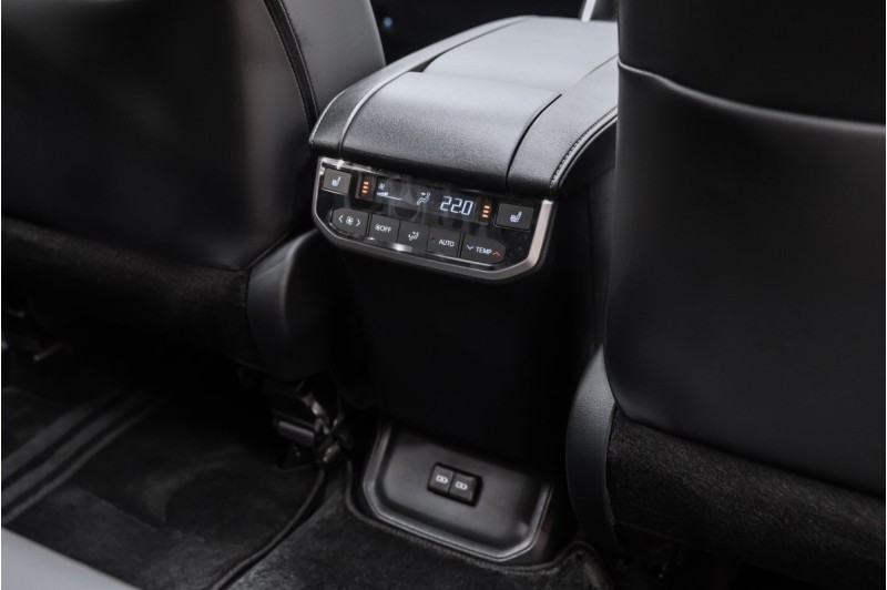 Toyota Highlander IV (XU70) — 2026
