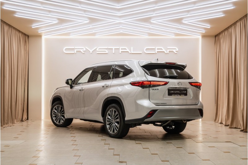 Toyota Highlander IV (XU70) — 2026