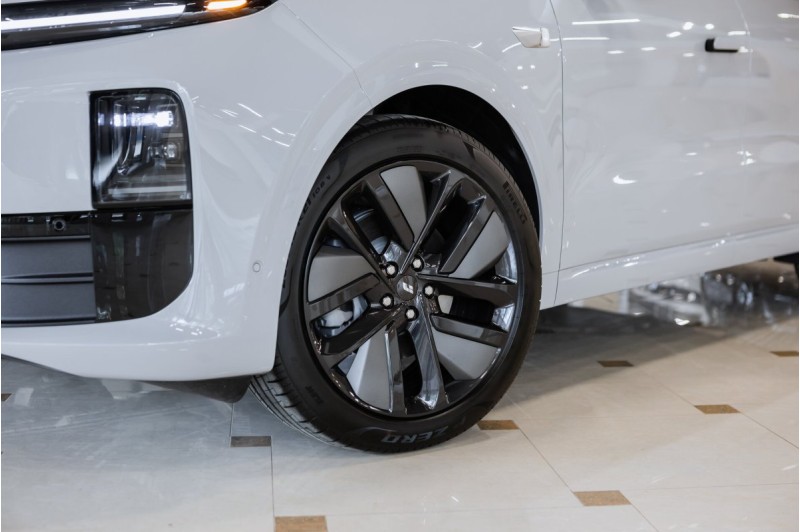 2025 Li Auto (Lixiang) L6 Max (2025)