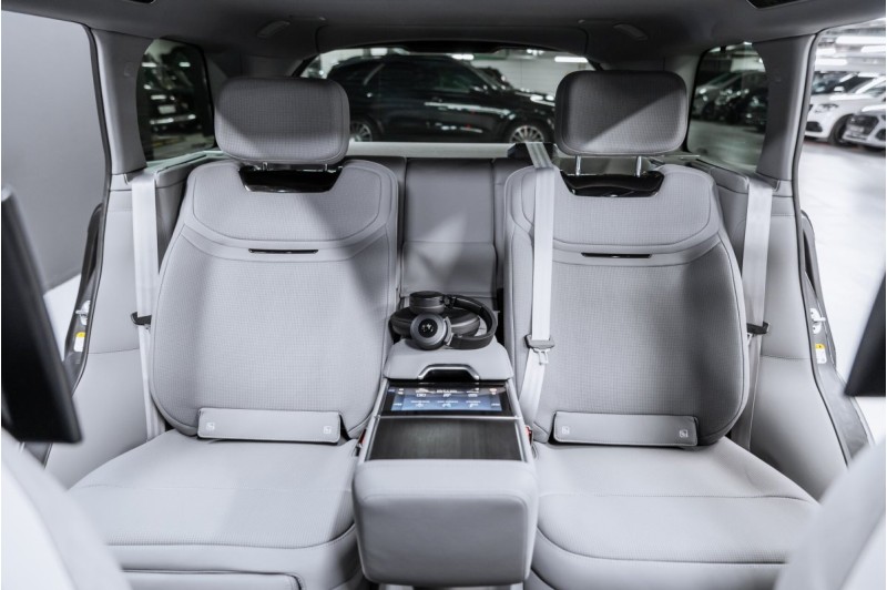 Land Rover Range Rover SV - 2026