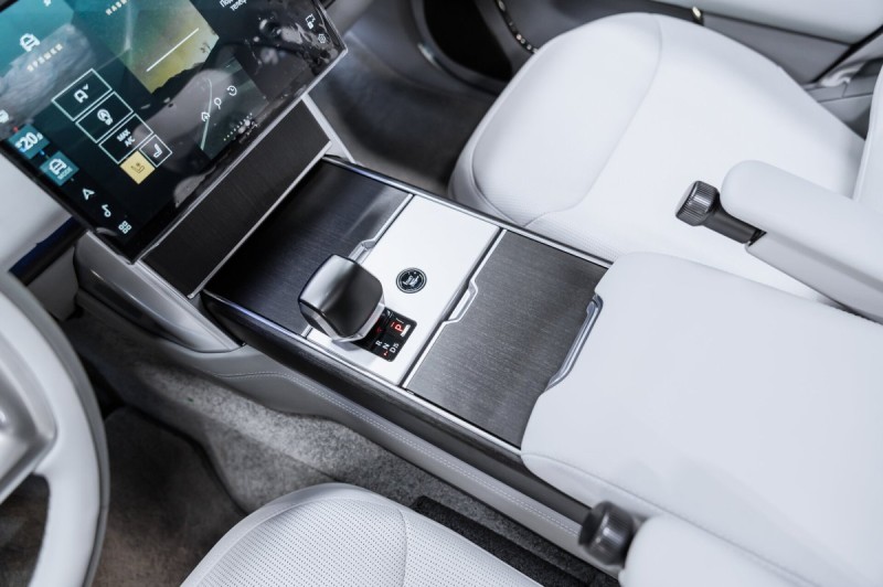 Land Rover Range Rover SV - 2026