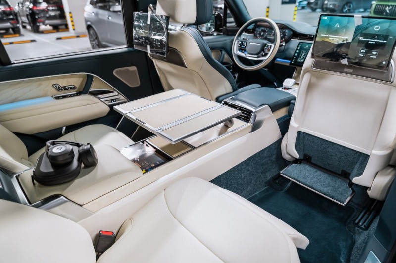 Land Rover Range Rover SV - 2026