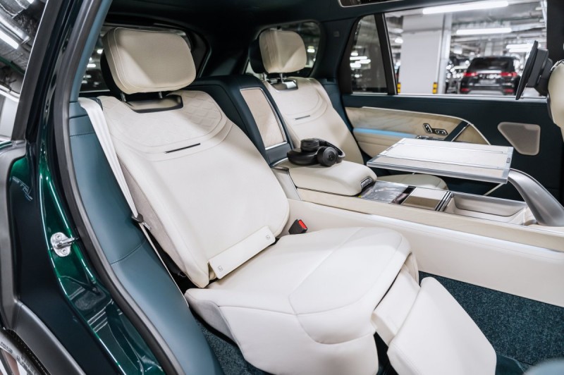Land Rover Range Rover SV - 2026