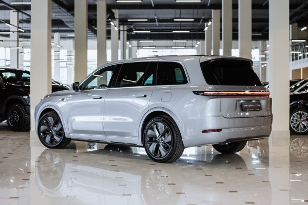 2025 Li Auto (Lixiang) L9 Ultra (2025)