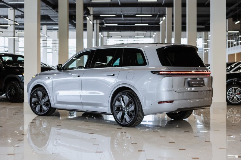 2025 Li Auto (Lixiang) L9 Ultra (2025)