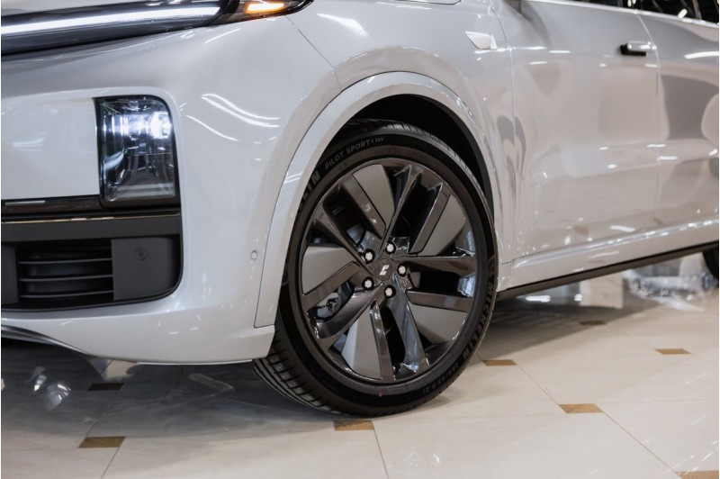 2025 Li Auto (Lixiang) L9 Ultra (2025)