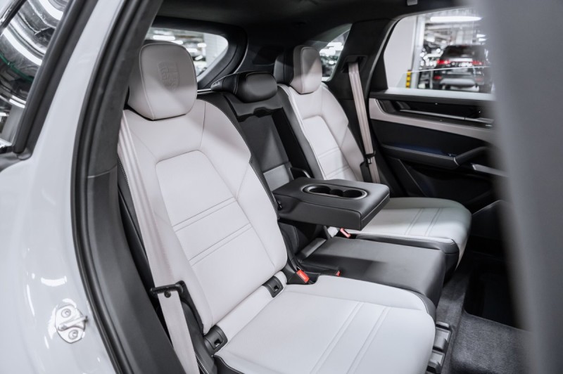 Porsche Cayenne Базовая - 2026