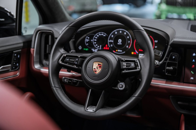 Porsche Cayenne Базовая - 2026