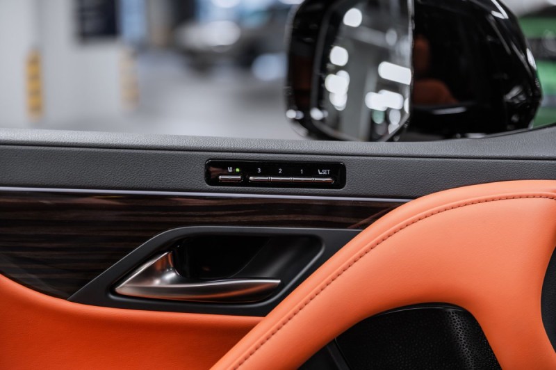 2023 Lexus LX VIP Black