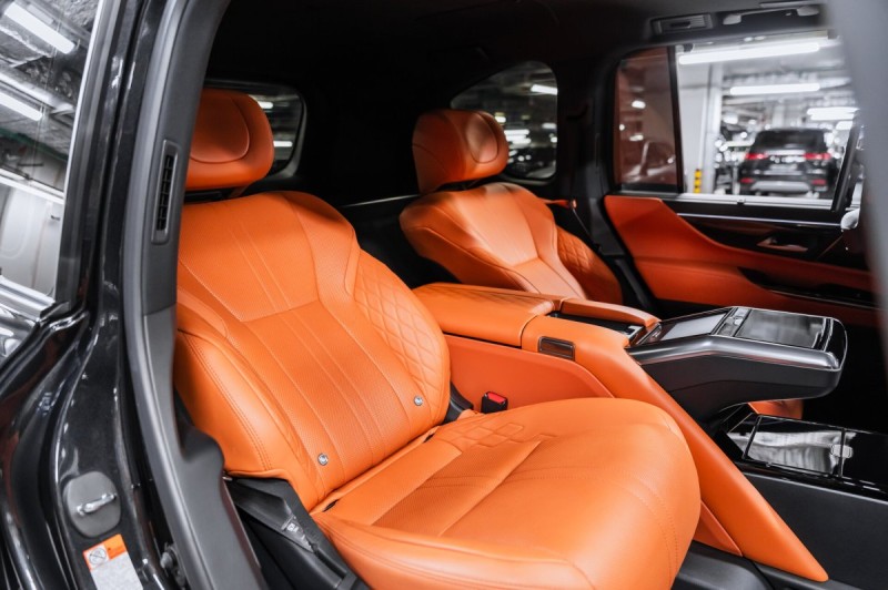 2023 Lexus LX VIP Black